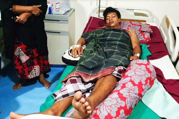 Suardi (40), sekuriti yang menjadi korban penyerangan geng motor masih mendapat perawatan intensif di RSUD Syekh Yusuf Gowa. Foto: Sindonews/Ansar Jumasang