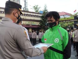 Cegah Mahasiswa Pukul Anggota Polisi, Driver Gojek Makassar Dapat Penghargaan Kapolrestabes Makassar