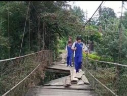 Jembatan Rusak Parah Masih Digunakan Warga Tana Toraja