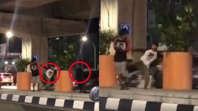 Remaja di Makassar tendang pria diduga ODGJ. (Instagram/onlinenews_idn)