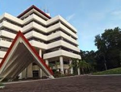 DPR Minta Usut Tuntas Pemicu 7 Guru Besar Unhas Mundur