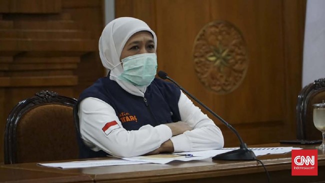 Gubernur Jawa Timur, Khofifah Indar Parawansa tak maju sebagai cawapres Anies Baswedan di Pilpres 2024. (CNNIndonesia)