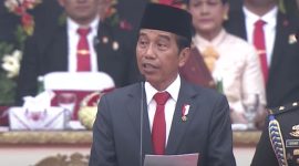 Presiden Joko Widodo melantik para akmil dan akpol di Istana Kepresidenan hari ini, Rabu (26/7). (Foto: Tangkapan layar youtube Sekretariat Presiden)